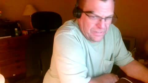Snapshot of welderod chatting on July 30, 10:36 am welderod online show from July 30, 10:36 am