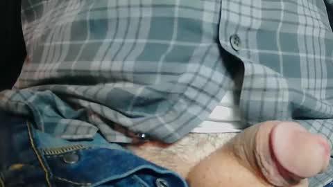 Snapshot of wellandwelland chatting on December 4, 2:15 pm wellandwelland online show from December 4, 2:15 pm