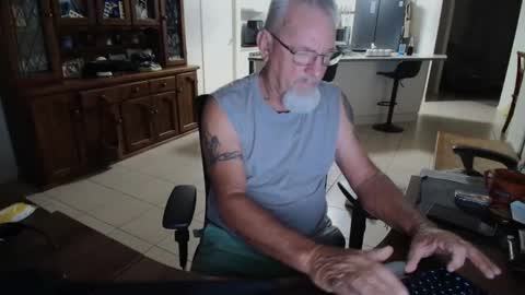 Wellhelloo online show from February 22, 7:12 pm