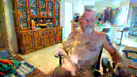 Snapshot of wellhelloo chatting on June 11, 6:22 am Wellhelloo online show from June 11, 6:22 am