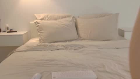 Snapshot of wellicaren chatting on February 20, 11:53 am CAREN online show from February 20, 11:53 am