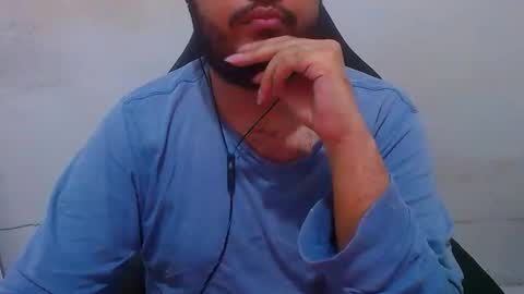 Snapshot of wellingtont chatting on November 28, 2:47 am wellingtont online show from November 28, 2:47 am