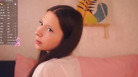 Nora online show from October 28, 8:22 pm