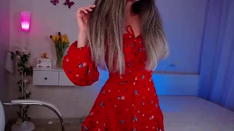 Snapshot of wendifoster chatting on February 17, 7:42 pm Wendi Foster online show from February 17, 7:42 pm