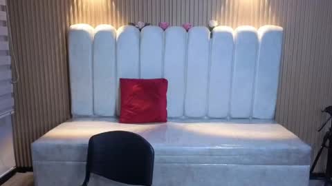 wendy_1_ online show from June 8, 9:59 pm