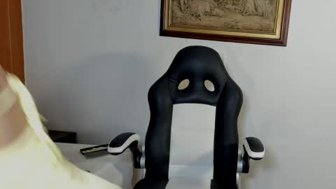 Wendy Marshall  online show from April 19, 6:07 pm