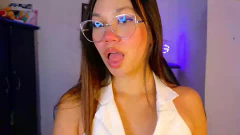 Wendy online show from March 12, 11:00 pm