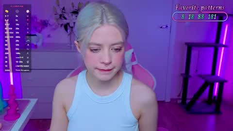 Snapshot of wendylovelylovew chatting on June 8, 7:36 pm Wendy online show from June 8, 7:36 pm