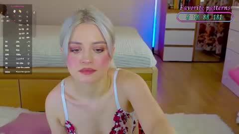 Snapshot of wendylovelylovew chatting on June 11, 2:37 pm Wendy online show from June 11, 2:37 pm