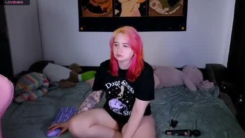 wendyycandy online show from July 16, 5:35 am