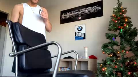 Topjitt online show from December 4, 8:29 pm