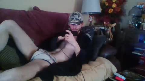 Snapshot of weotterfvck chatting on November 13, 1:43 pm Breedee Boy online show from November 13, 1:43 pm