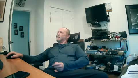 Snapshot of weseeyouwatching chatting on October 6, 4:04 pm weseeyouwatching online show from October 6, 4:04 pm