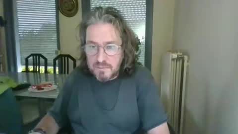 Snapshot of wesh_wesh chatting on December 1, 1:49 pm wesh wesh online show from December 1, 1:49 pm