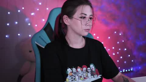 little girl who is always rightLisa online show from December 21, 5:58 am