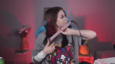 little girl who is always rightLisa online show from December 27, 2:36 am