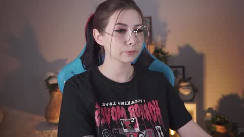 little girl who is always rightLisa online show from January 12, 2:03 am