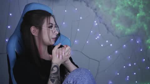 little girl who is always rightLisa online show from January 22, 5:26 am