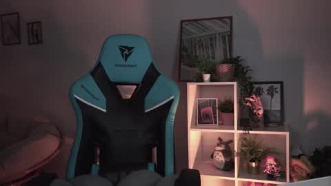 little girl who is always rightLisa online show from February 24, 1:46 am