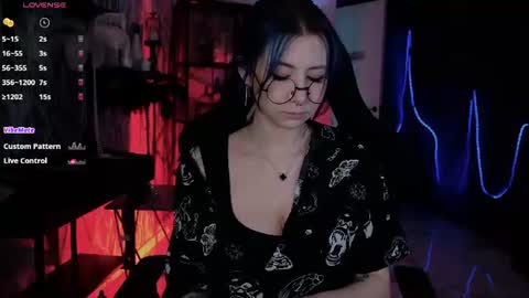 little girl who is always rightLisa online show from June 18, 1:17 am