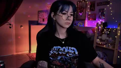 little girl who is always rightLisa online show from July 2, 1:16 am