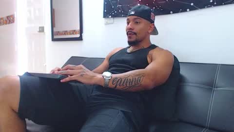 Wesley Rogger online show from November 4, 8:41 pm