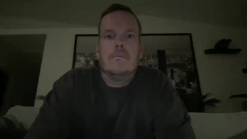 Snapshot of westcoastguy213 chatting on October 10, 2:43 am westcoastguy213 online show from October 10, 2:43 am