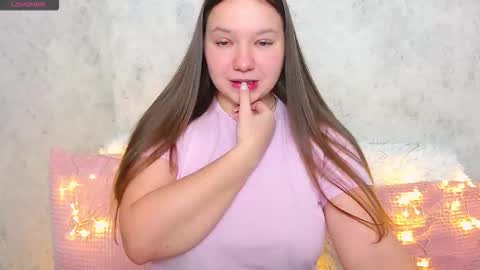 molly online show from December 4, 7:44 pm