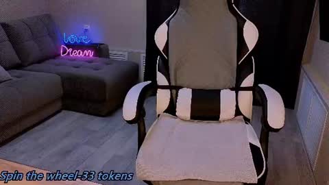 Molly online show from July 27, 10:55 am