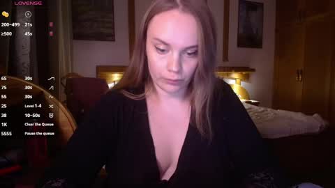 Lana online show from May 1, 7:18 pm
