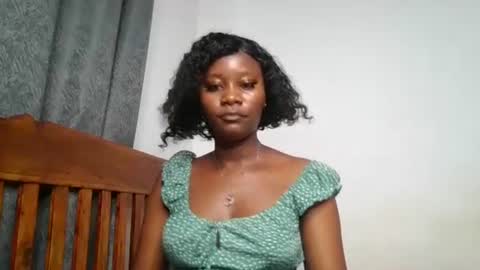 Snapshot of wet_pussieyy chatting on June 15, 5:31 am wet_pussieyy online show from June 15, 5:31 am