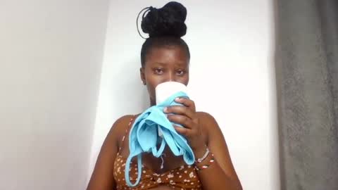 Snapshot of wet_pussieyy chatting on July 20, 4:05 am wet_pussieyy online show from July 20, 4:05 am