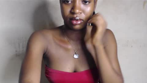 Snapshot of wet_pussy200 chatting on May 5, 10:29 pm Bella online show from May 5, 10:29 pm