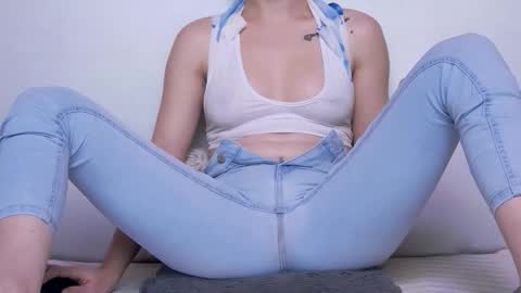 Snapshot of wetdream221 chatting on November 7, 12:10 am Beatrice Moan from LovenseWet from Tip MenuOpen for Private online show from November 7, 12:10 am