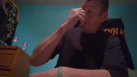 Snapshot of wetduck77777 chatting on October 17, 9:34 am wetduck77777 online show from October 17, 9:34 am