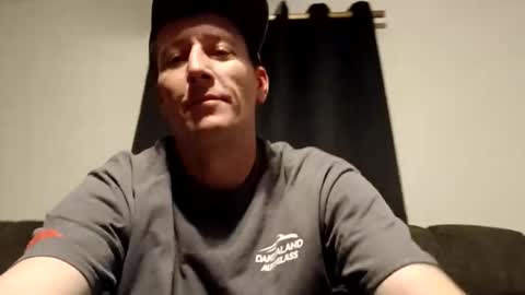 Snapshot of wetduck77777 chatting on December 14, 8:30 am wetduck77777 online show from December 14, 8:30 am