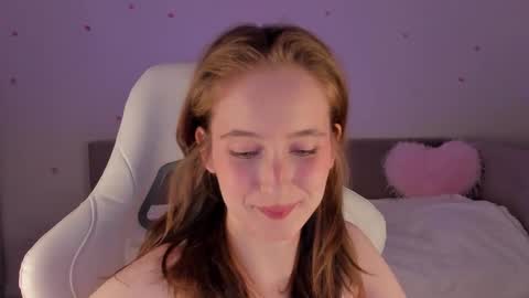 Snapshot of wetinfluence__ chatting on October 14, 7:47 pm Sofia online show from October 14, 7:47 pm