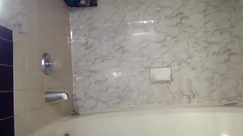 Kylie online show from March 7, 3:39 pm