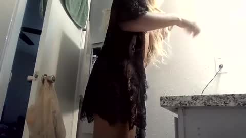 Kylie online show from September 9, 4:17 pm