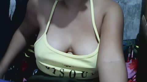 Snapshot of wettyhottie69 chatting on October 29, 9:00 am wettyhottie69 online show from October 29, 9:00 am