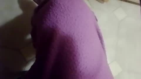 whatcdog12118 online show from May 1, 10:36 pm