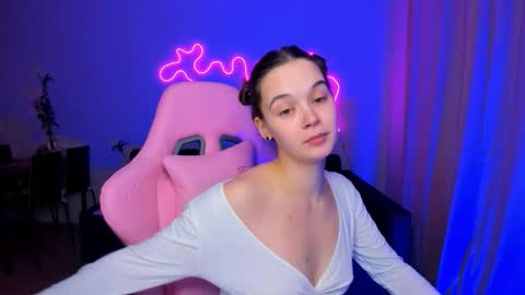 Snapshot of whatsyourdestiny chatting on December 14, 12:49 am Kate online show from December 14, 12:49 am