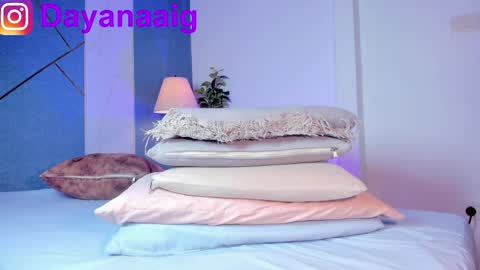 Sara  online show from April 7, 10:42 pm