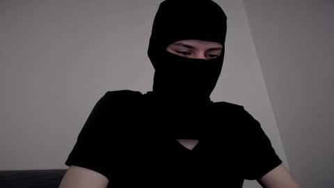 whispero_o online show from February 14, 5:48 am