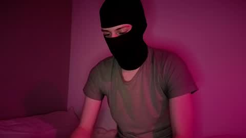 Snapshot of whispero_o chatting on May 9, 10:37 pm whispero_o online show from May 9, 10:37 pm