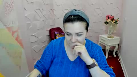 Snapshot of white__queen_ chatting on June 4, 7:47 am white__queen_ online show from June 4, 7:47 am