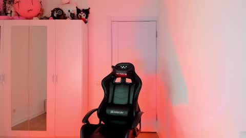 Bella online show from April 13, 2:50 am