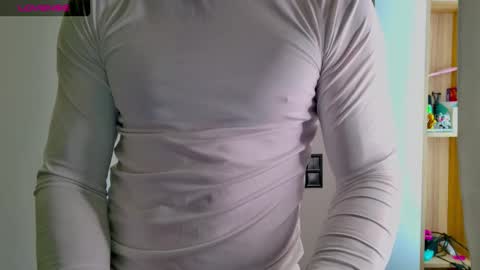 Snapshot of white_king999 chatting on February 3, 11:37 am Max online show from February 3, 11:37 am