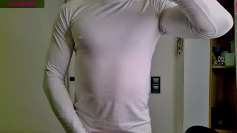 Snapshot of white_king999 chatting on February 12, 2:23 pm Max online show from February 12, 2:23 pm