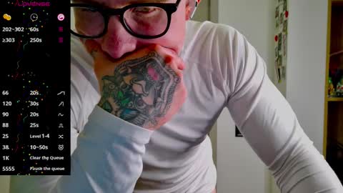 Snapshot of white_king999 chatting on February 26, 5:01 pm Max online show from February 26, 5:01 pm